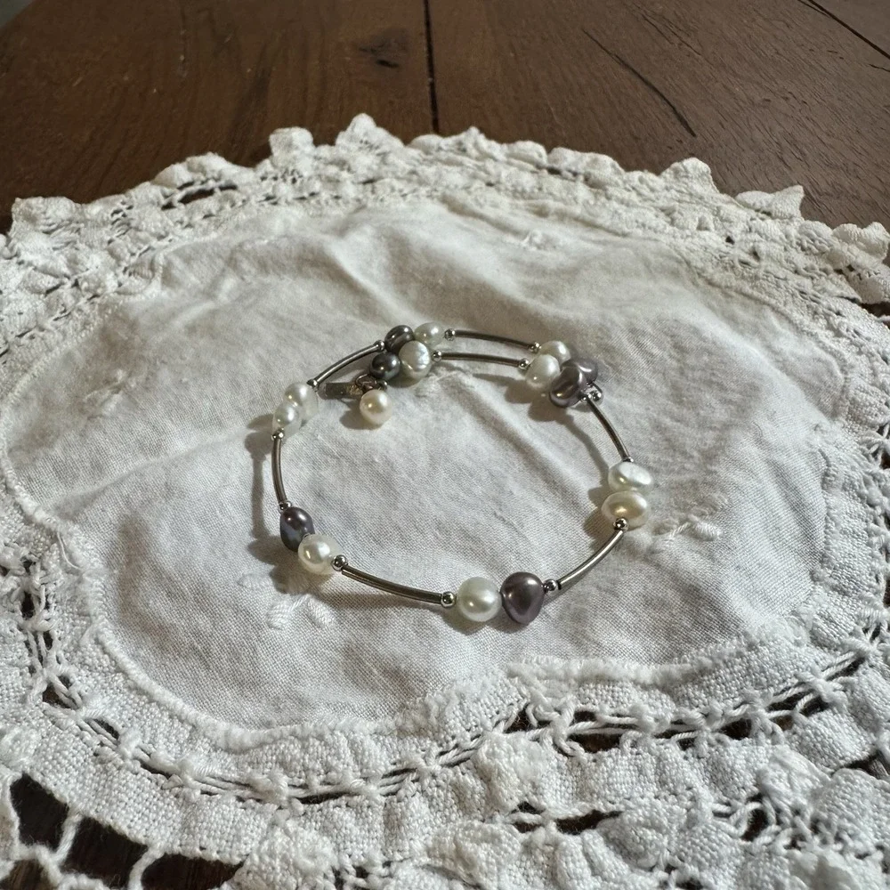 Vantel Pearls White & Silver Wrap‎ Bracelet.